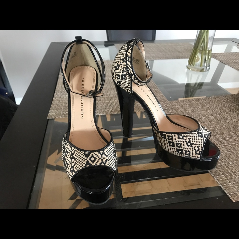 Chinese Laundry Leather Open Toe Sandals